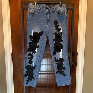A.Z.I. New York Ankle Jeans with Black Floral Embroidery Sequins Size 10 sku#149